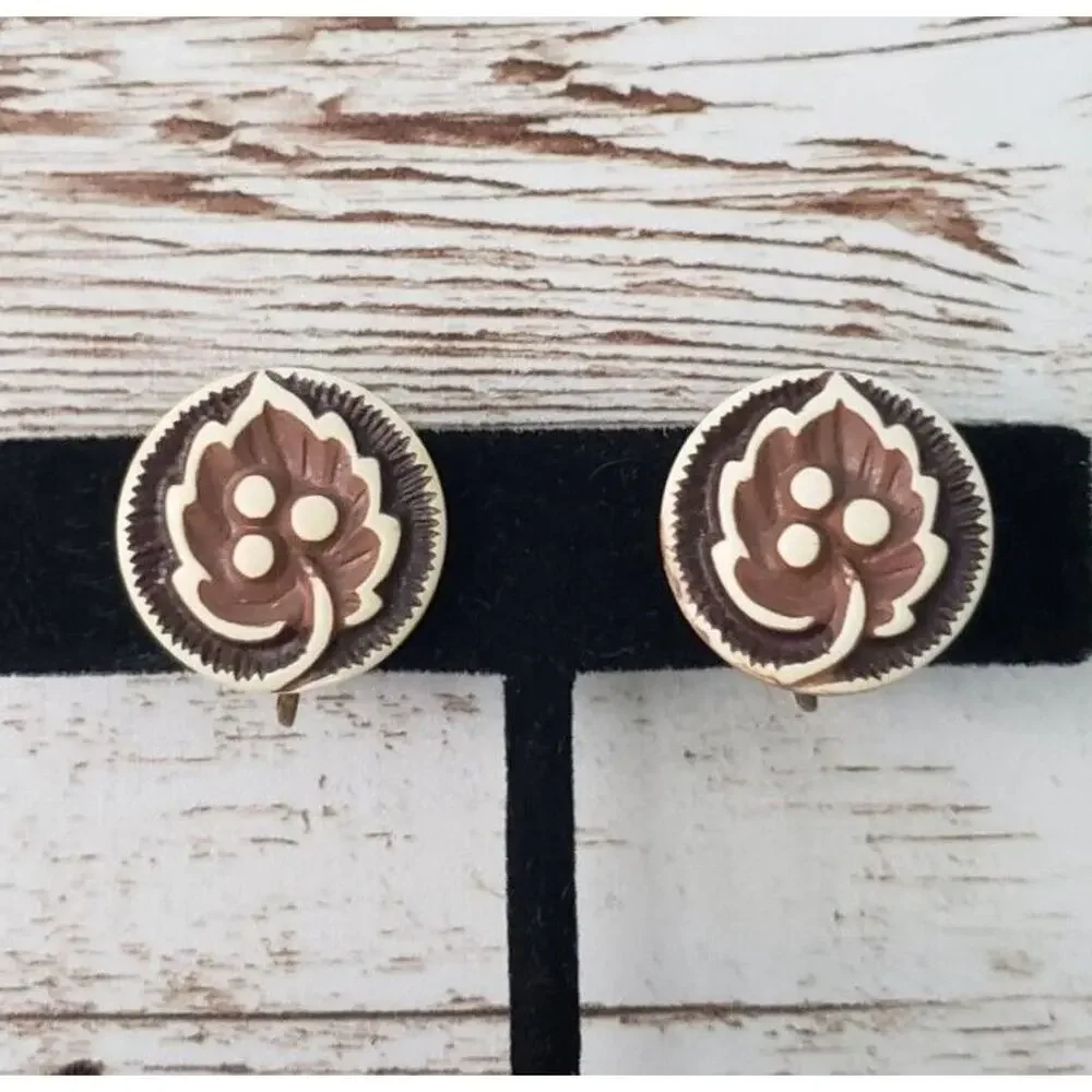 Vintage Screw On Earrings - Cream & Brown Leaf in Circle